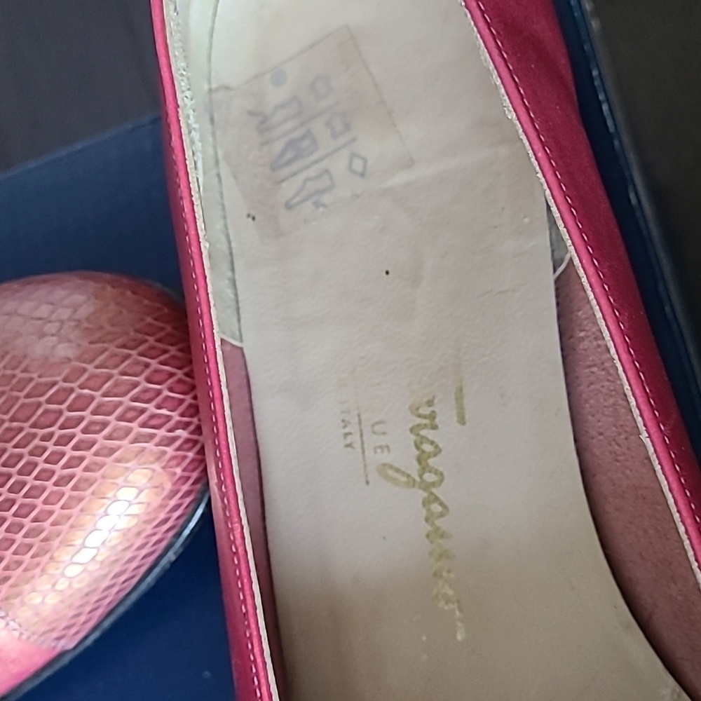 EUC Salvatore Ferragamo flats - Picture 5 of 12